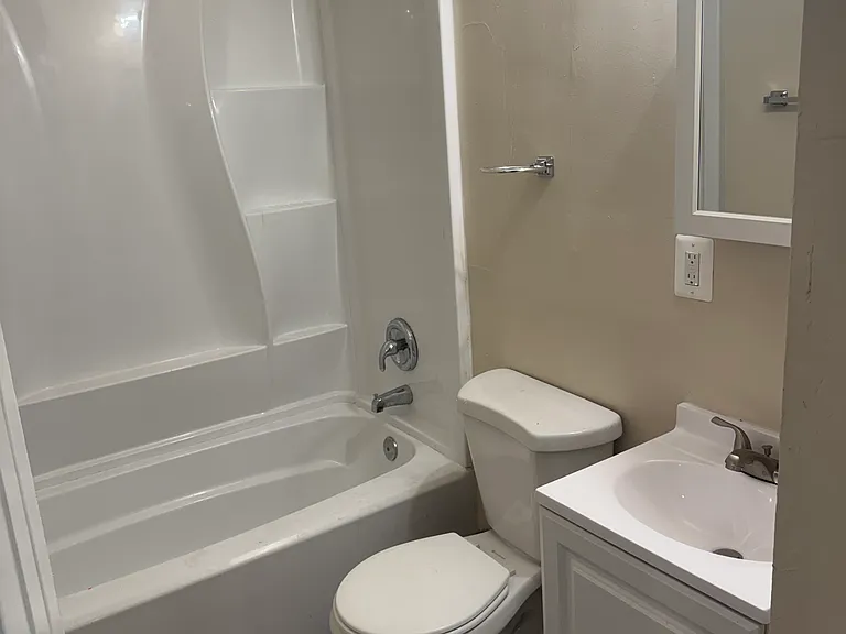 2228 Hunter Pl SE — Photo 9