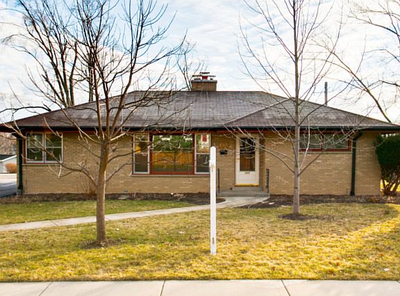 3rd image of 305 Woodland Dr