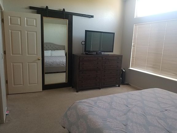5th image of 2357 La Mesa Dr