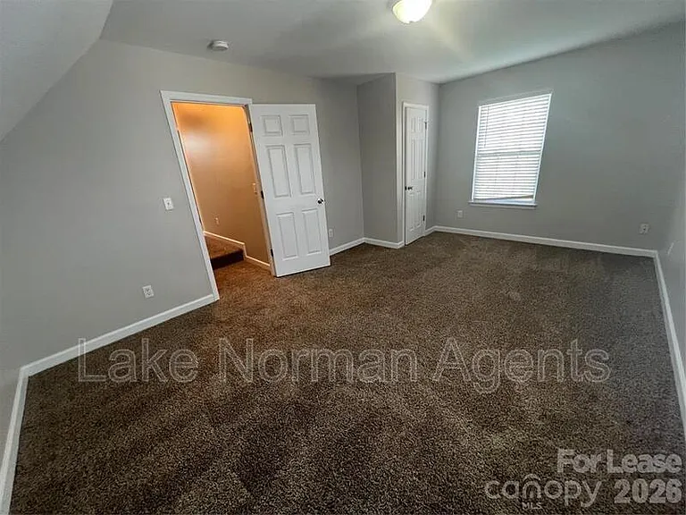 909 Rucker Cliff Dr — Photo 16