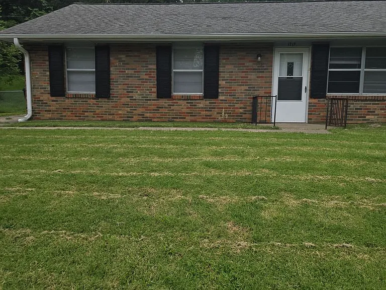 1713-1715 Stanford Dr — Photo 1