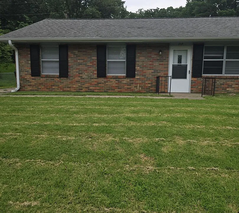 1713-1715 Stanford Dr