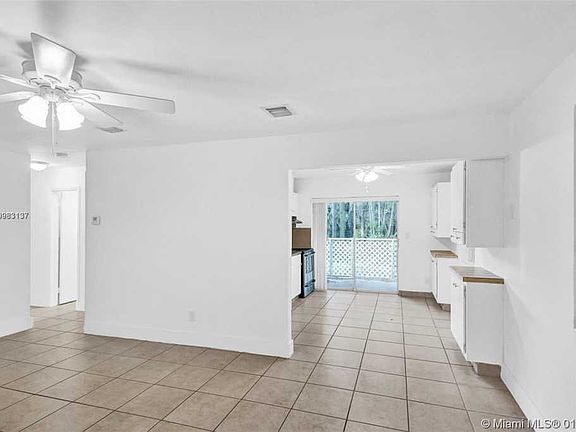 5th image of 11652 NE 11th Pl