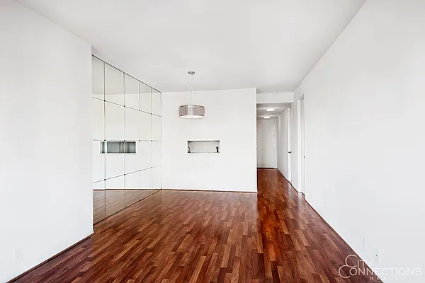 Rented by City Connections Realty | media 10