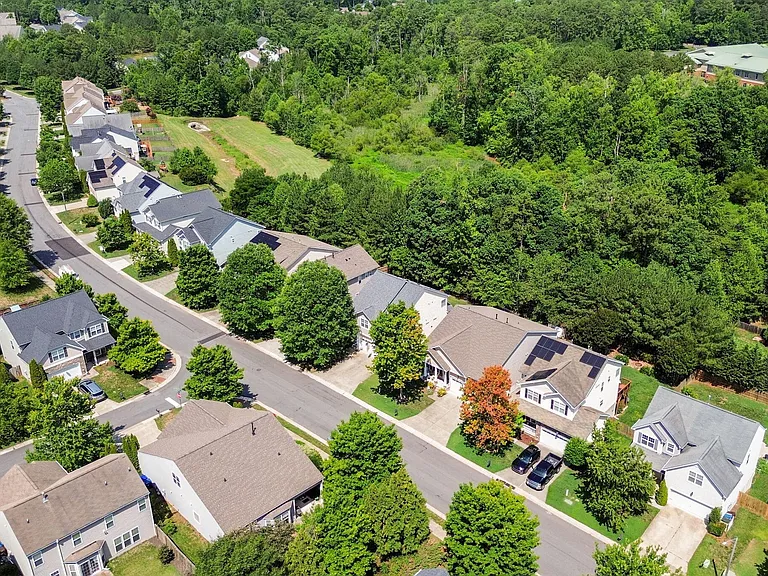 3001 Prospect Pkwy — Photo 33