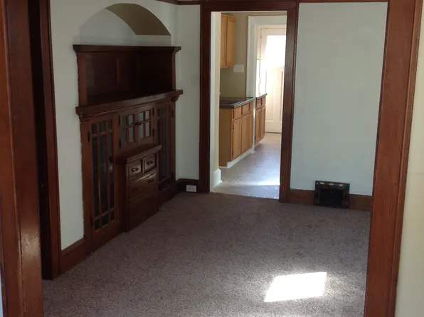 1504 S 81st St, West Allis, WI 53214