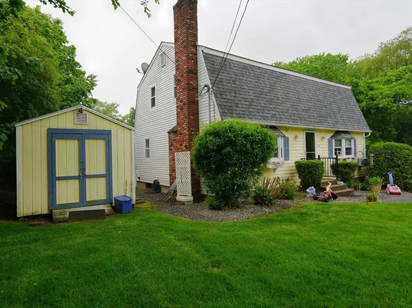 52 Prescott St, Attleboro, MA 02703