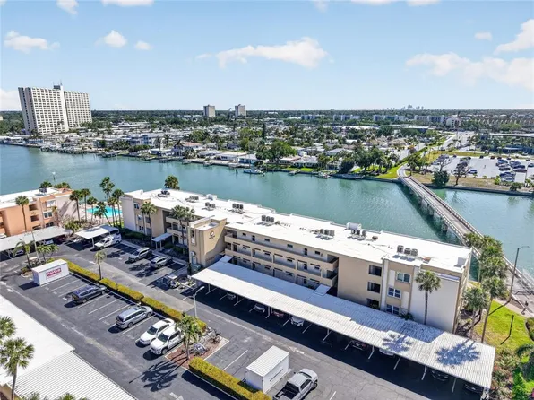 7465 Bay Island Dr S APT 217, South Pasadena, FL 33707