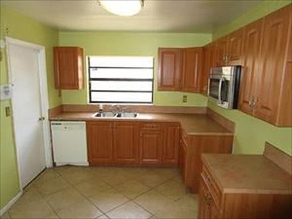 3rd image of 3860 NW 78th Ter
