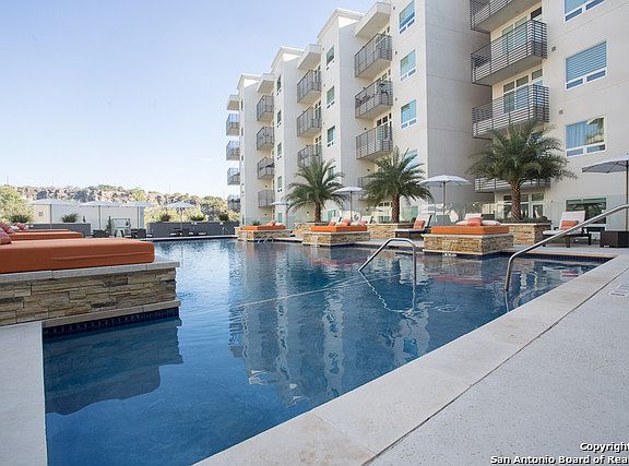 3rd image of 17902 La Cantera Pkwy Unit 204