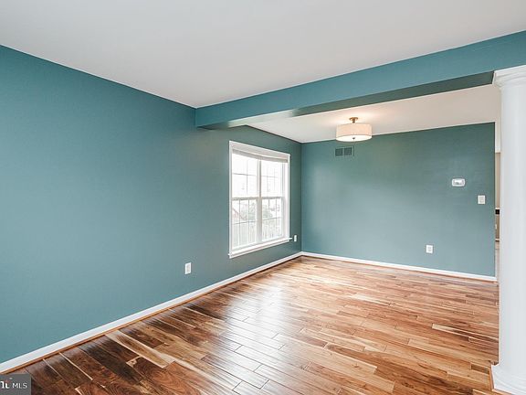 3rd image of 111 Cove Point Way