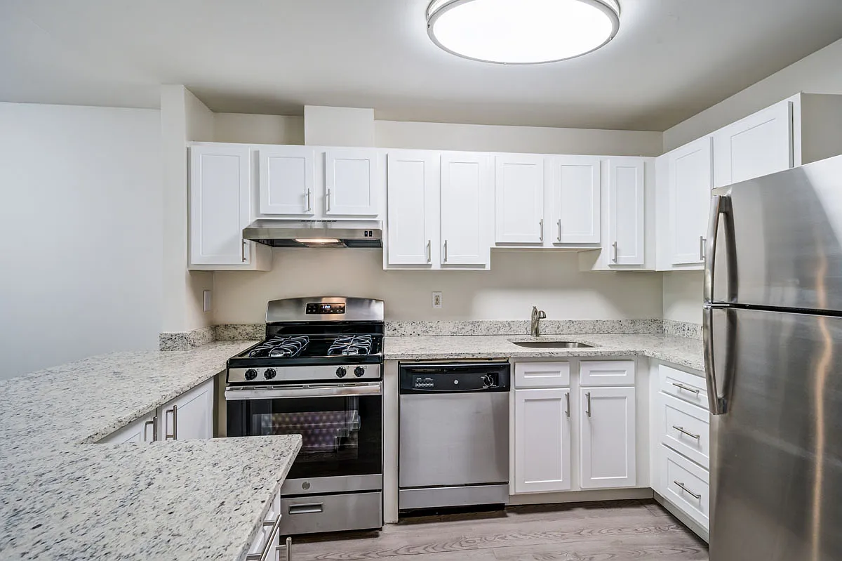 Nob Hill Apartment Homes — Photo 2