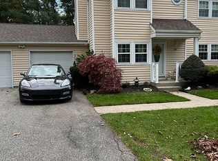 36 Hancock Cmns, Yaphank, NY 11980