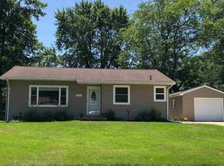 303 Oregon Rd, Cedar Falls, IA 50613