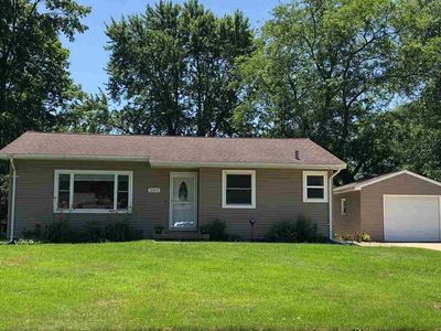 303 Oregon Rd, Cedar Falls, IA, 50613