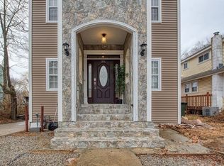38 Lake Shore Dr, Weymouth, MA 02189