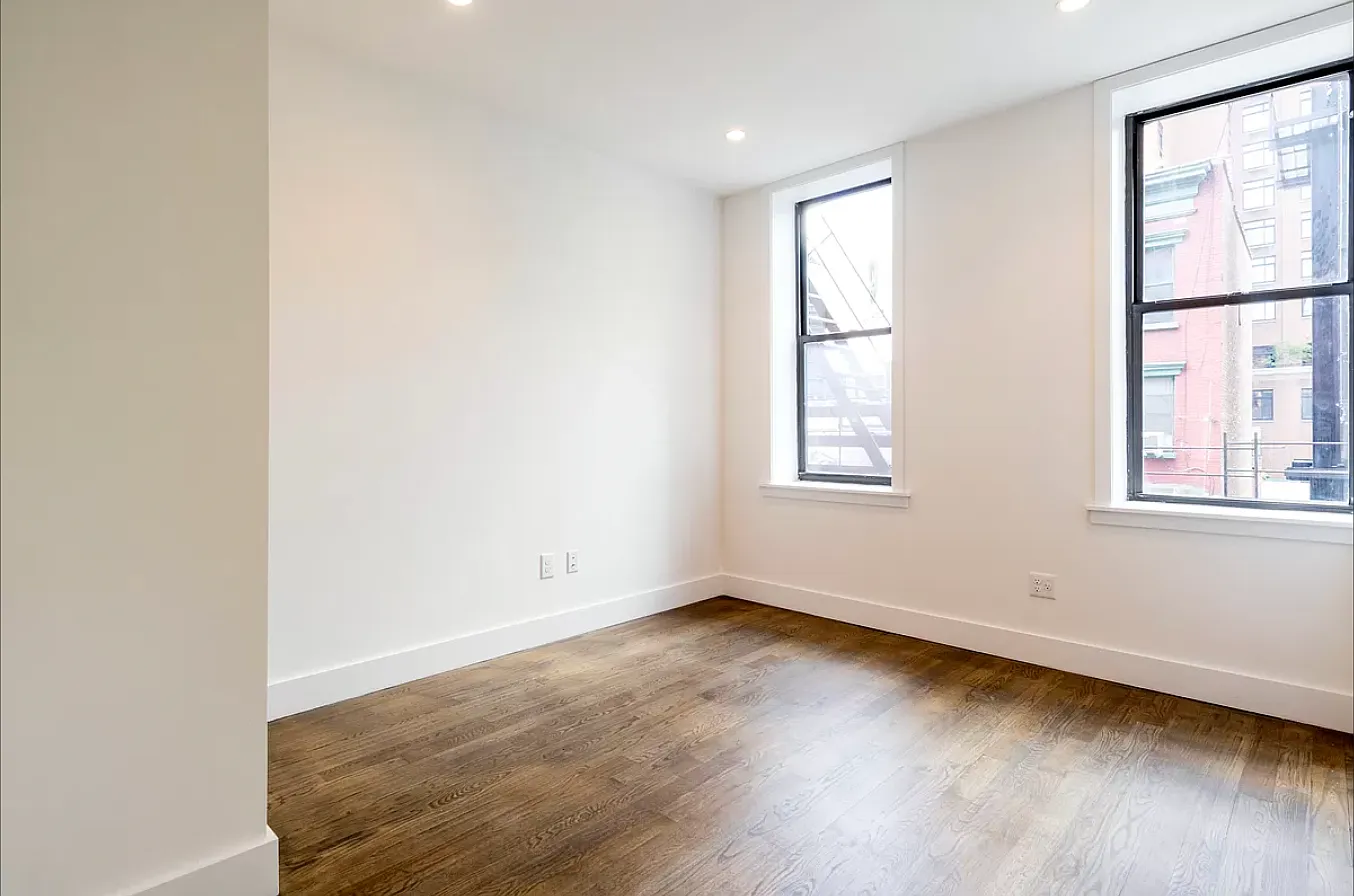 42 Grand Street — Photo 1