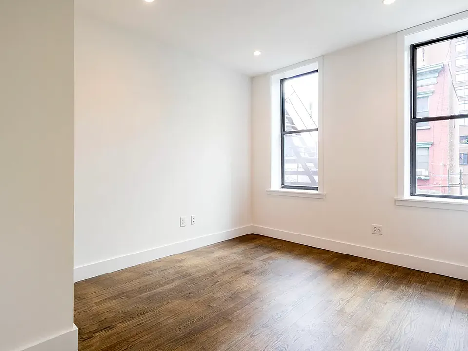42 Grand St #2