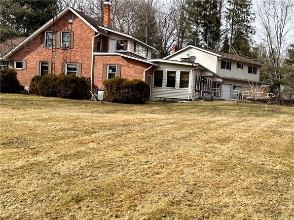 110 Berk Ln, Slippery Rock, PA 16057