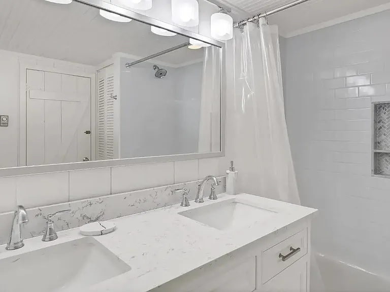 43 Scotts Landing Rd — Photo 11
