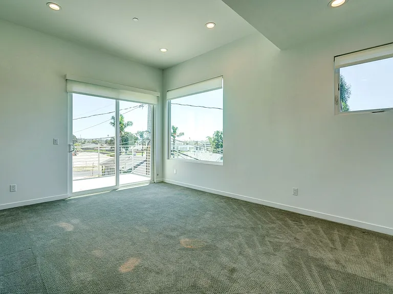 1276 E Santa Clara St — Photo 12