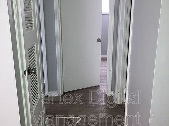 4th image of 1053 Whitaker Dr APT 15