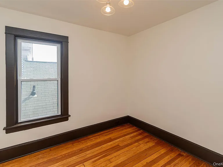 15 Taylor Ave — Photo 6