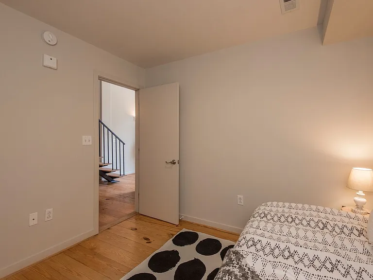 1200 Walnut St — Photo 27
