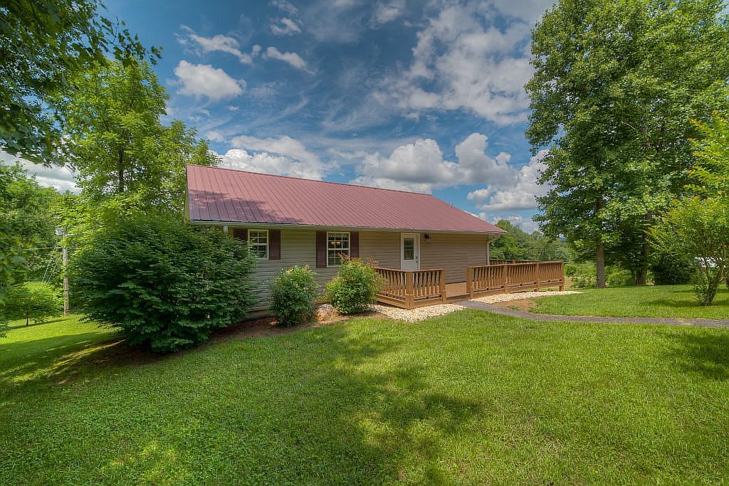 1572 Jones Creek Rd, Blairsville, GA 30512 | Zillow