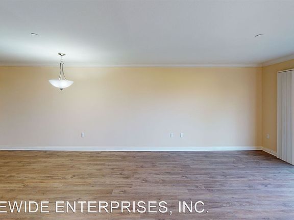 5th image of 7925 Ventura Canyon Ave Unit 408