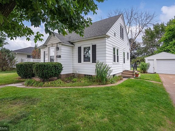 3rd image of 2108 Brackett Ave