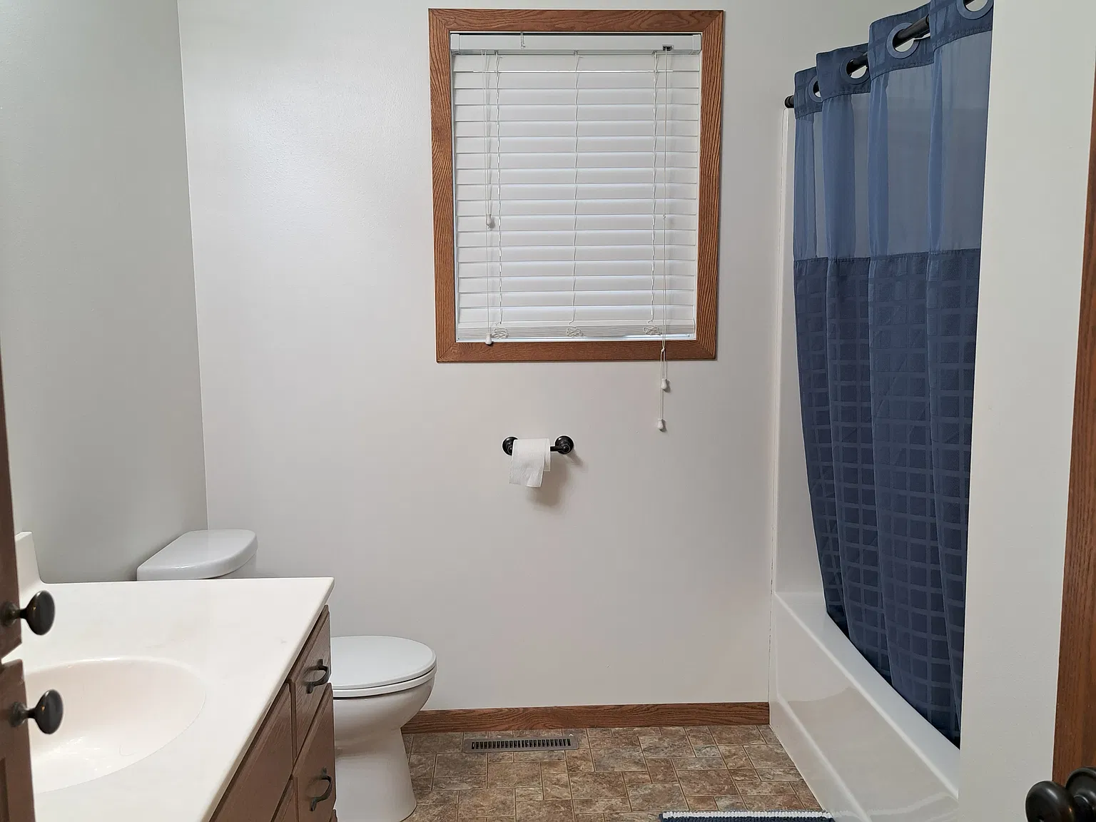 4 bed, 2468 sqft, $2,200 — Photo 3