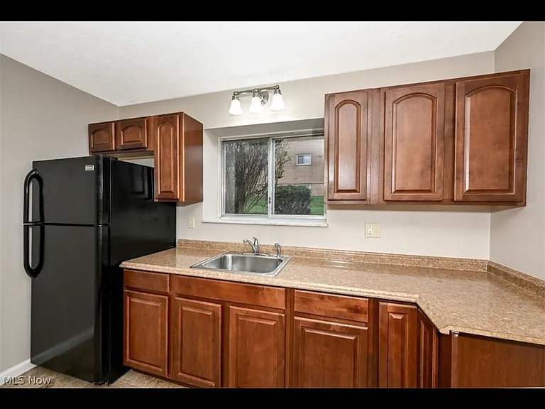 5200 Royalton Rd — Photo 4