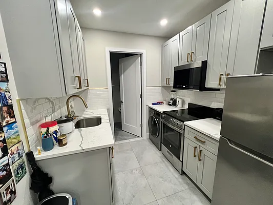 Rented by Mdays Realty | media 12