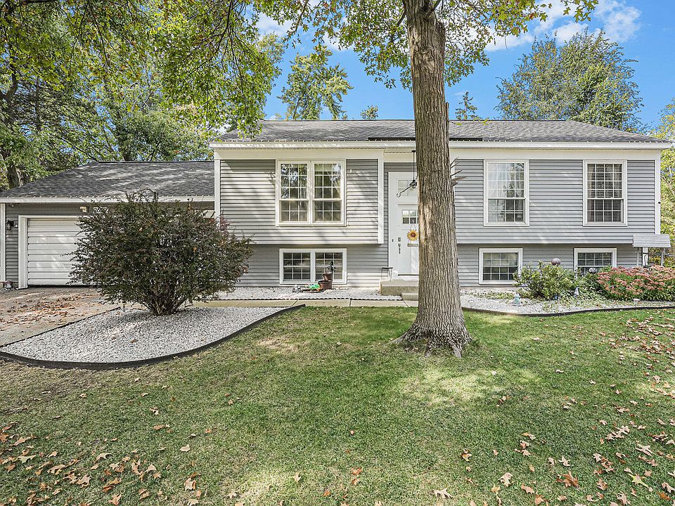 1st image of 2609 Kewadin Dr NE