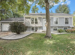 2609 Kewadin Dr NE, Grand Rapids, MI 49525