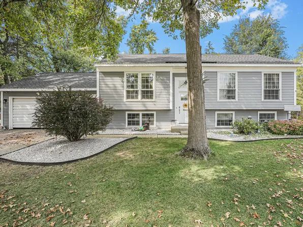 2609 Kewadin Dr NE, Grand Rapids, MI 49525