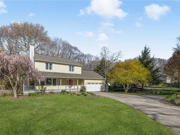 78 Village Hill Ln, North Kingstown, RI 02852