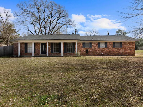 1904 Lakeshore Dr, Longview, TX 75605