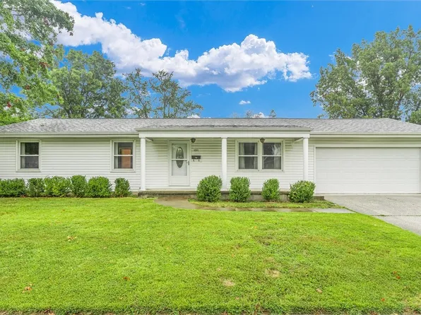 1011 Westgate Dr, Charleston, IL 61920