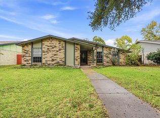 2901 Branch Oaks Dr, Garland, TX 75043