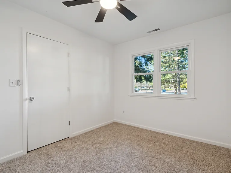 706 14th Ave — Photo 10