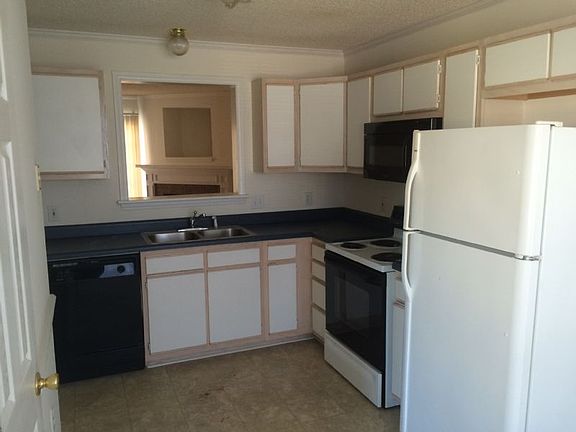 3rd image of 1223 A Westridge Ct
