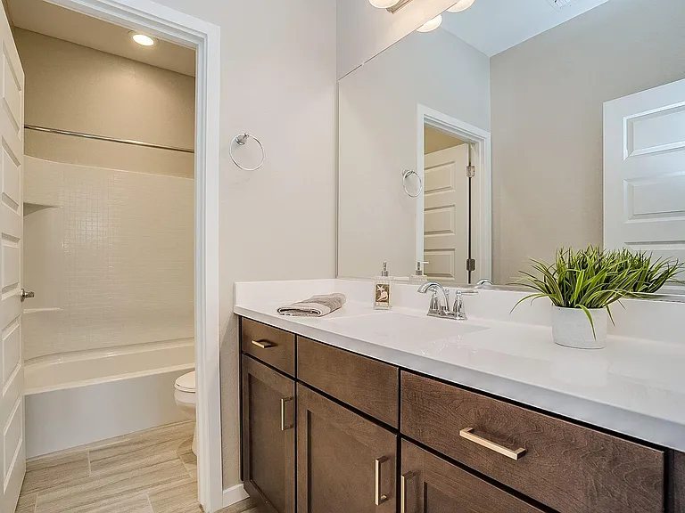 4742 E Tremaine Ave — Photo 25