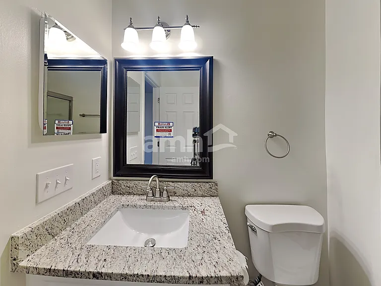 7888 Edgewater Dr — Photo 10