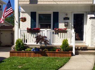 560 New Dorp Ln, Staten Island, NY 10306
