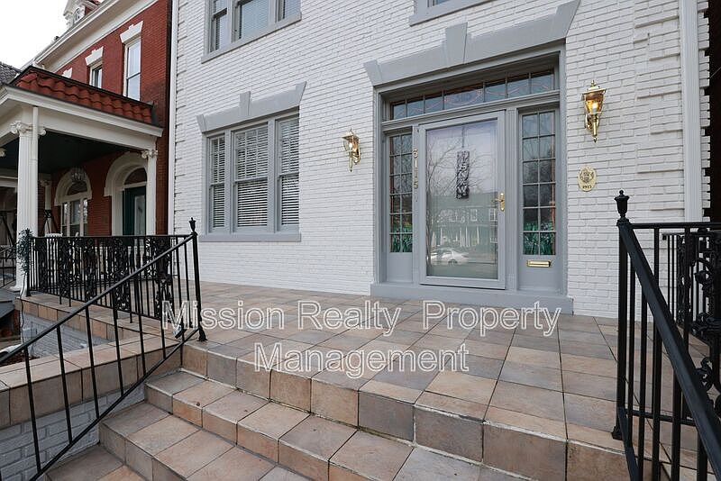 1st image of 3115 Grove Ave