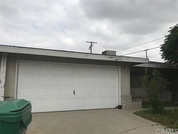 2nd image of 7695 Ditmar Ave