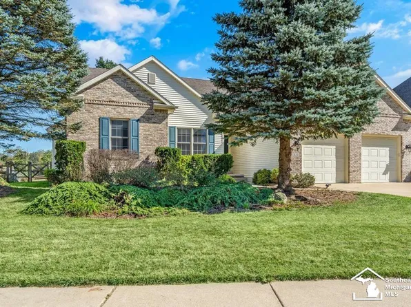 3133 Chanson Valley Rd, Lambertville, MI 48144