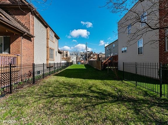 5th image of 2238 W Jackson Blvd